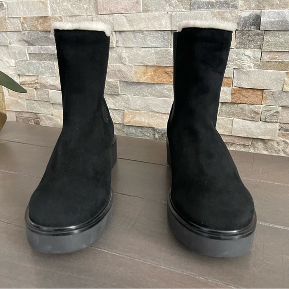 NEW Stuart Weitzman Alpine Faux Fur Lined Suede Chelsea Booties - Picture 3 of 7